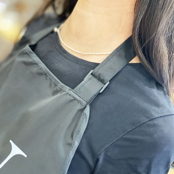 Apron with pockets and adjustable shoulder strap, 78x70 cm